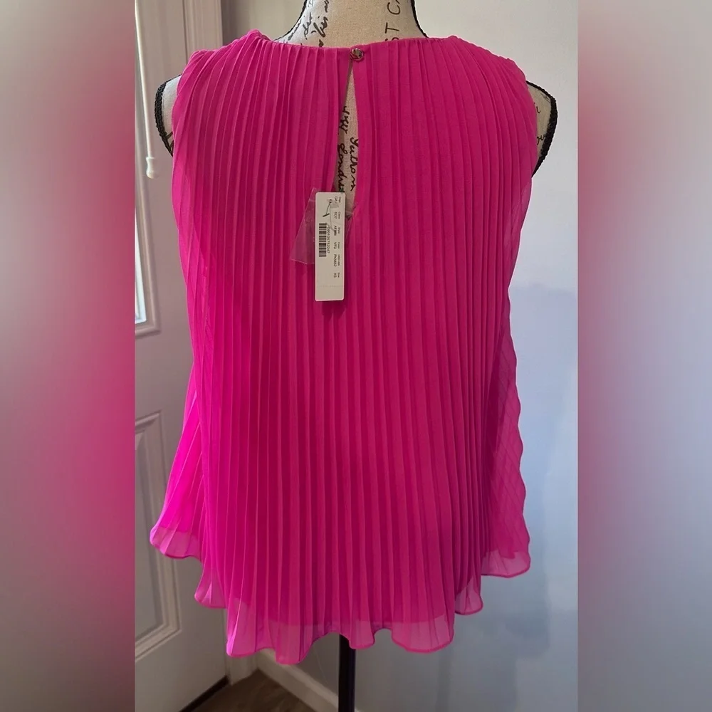 🌷🌷 Women’s Pink Sleeveless Pleated Georgette Blouse - NWT - Size XS🌷🌷